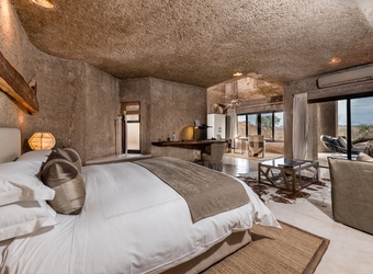 Sidebar_earth_lodge_-_main__luxury_suite_