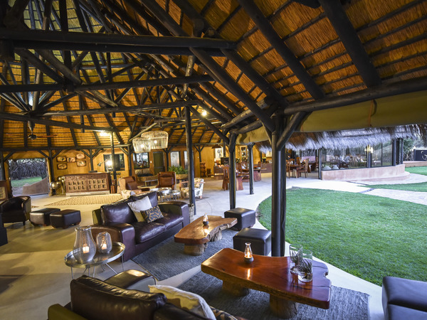 Large_bush_camp_lapa_lounge_2