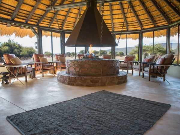 Large_bush_camp_lapa_fireplace